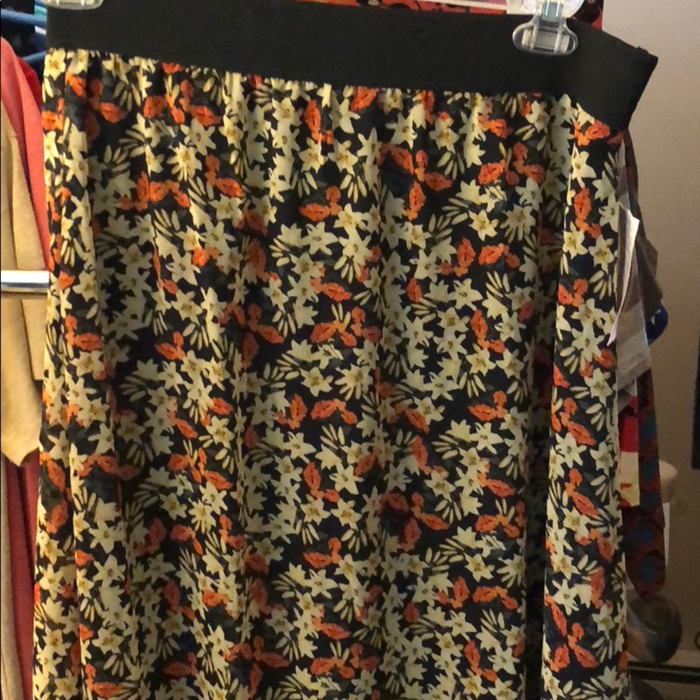 Lularoe Lola skirt, NWT